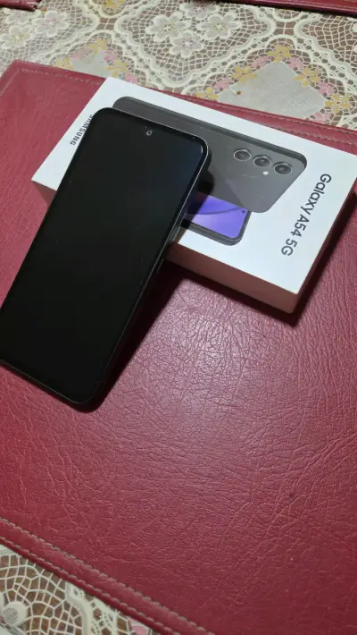 Smartphone negro en buen estado - miniatura 3