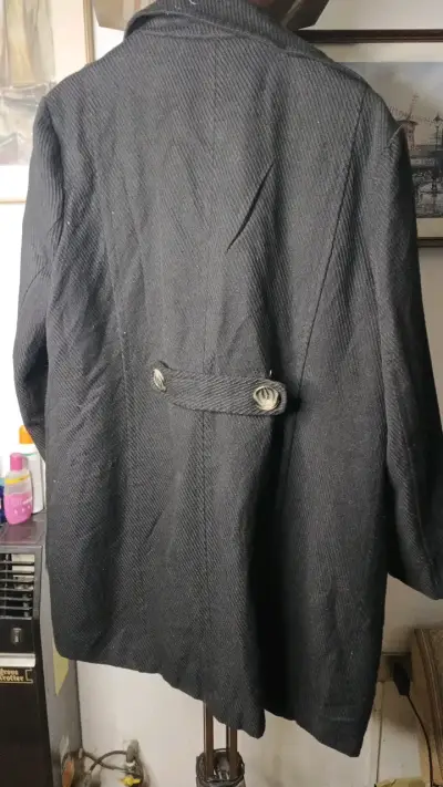 Abrigo negro de lana para mujer - miniatura 3