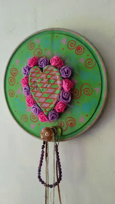 Perchero flores y corazón - miniatura 2