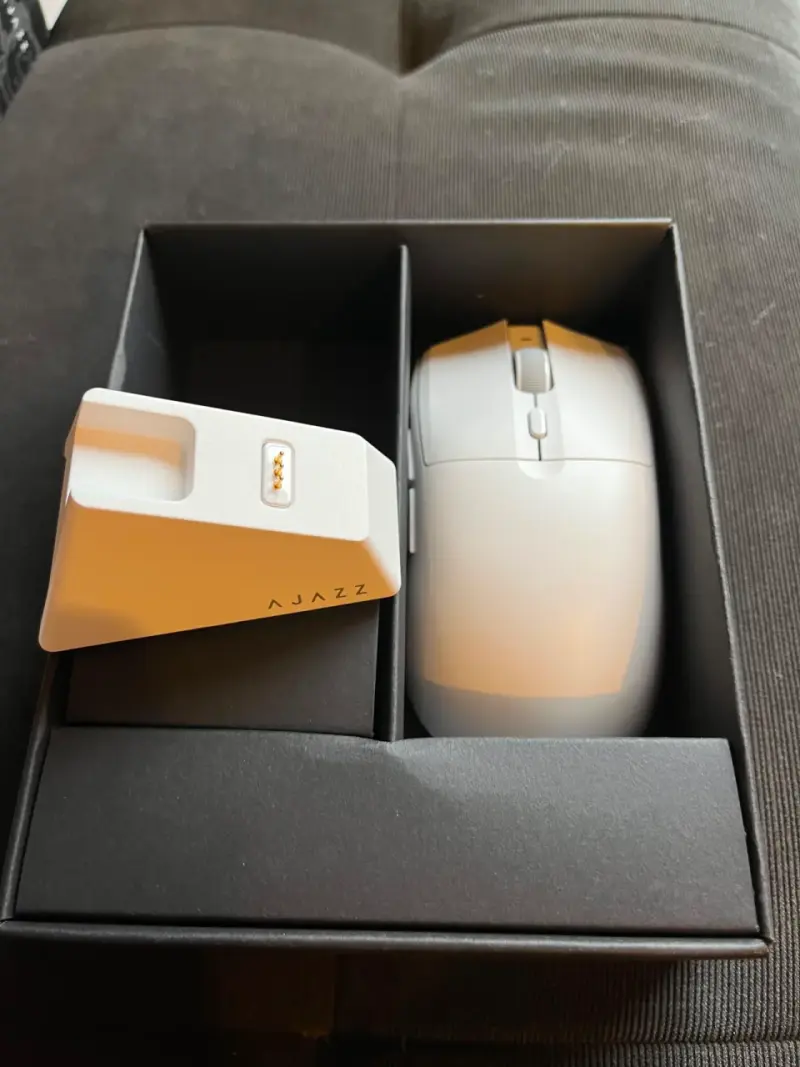 Mouse inalámbrico gamer Ajazz con base de carga - 2
