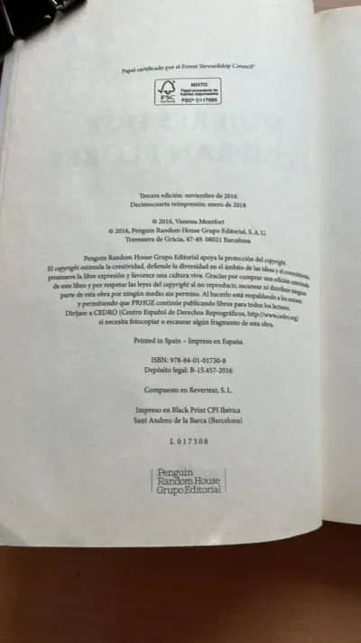 Libro Mujeres que Compran Flores de Vanessa Montfort - miniatura 3
