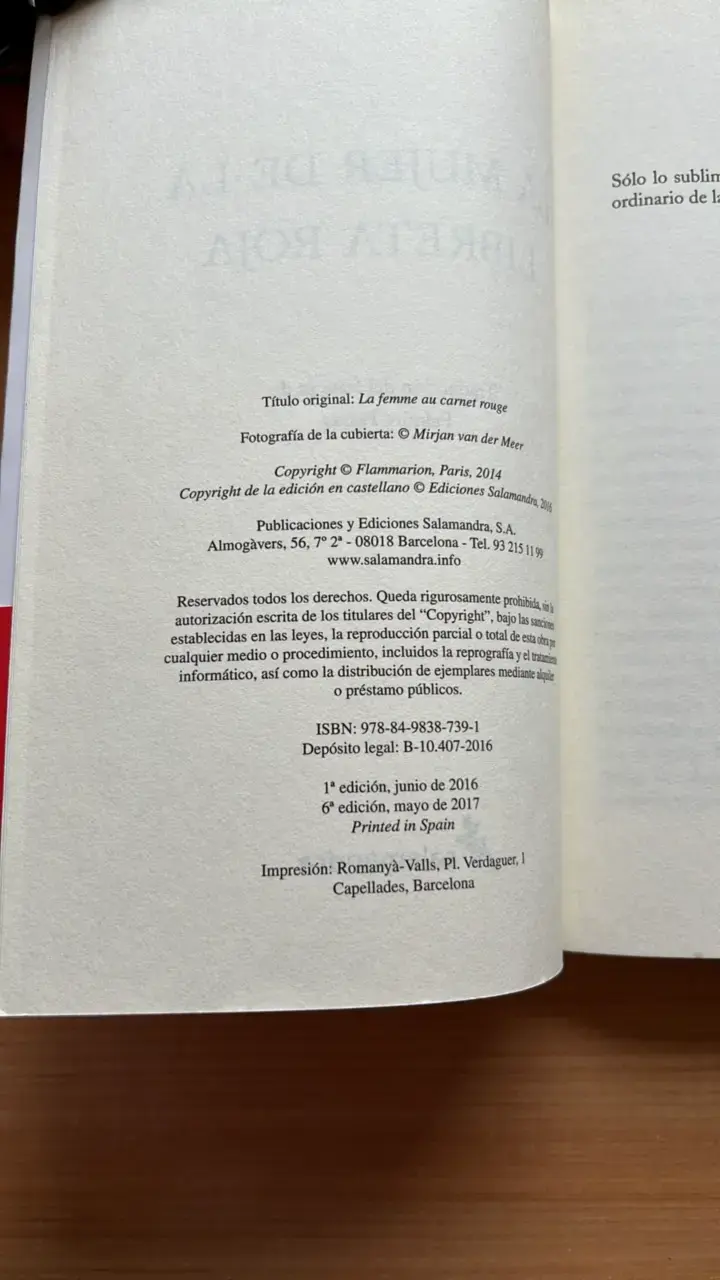 Libro 'La Mujer de la Libreta Roja' de Antoine Laurain - 3