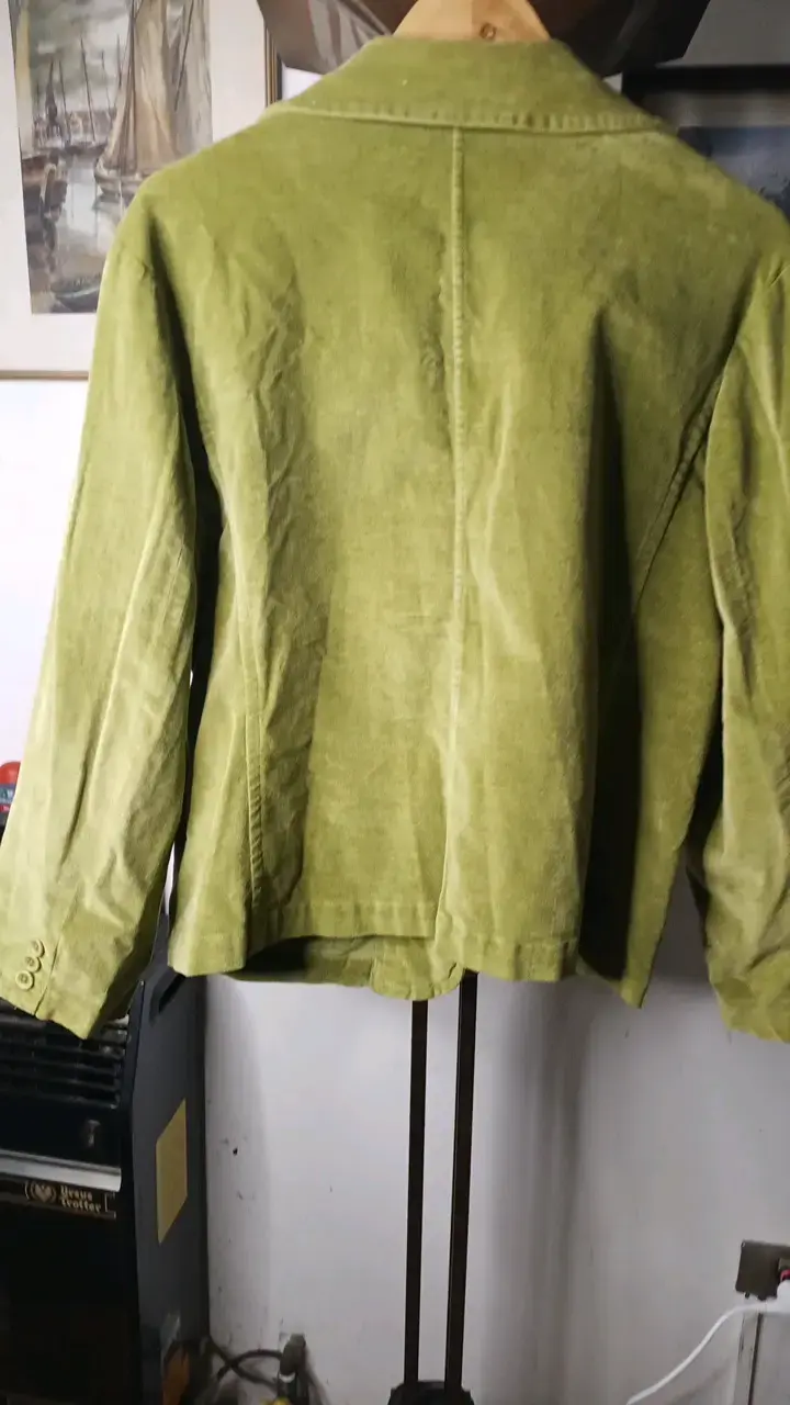 Chaqueta de pana verde para mujer