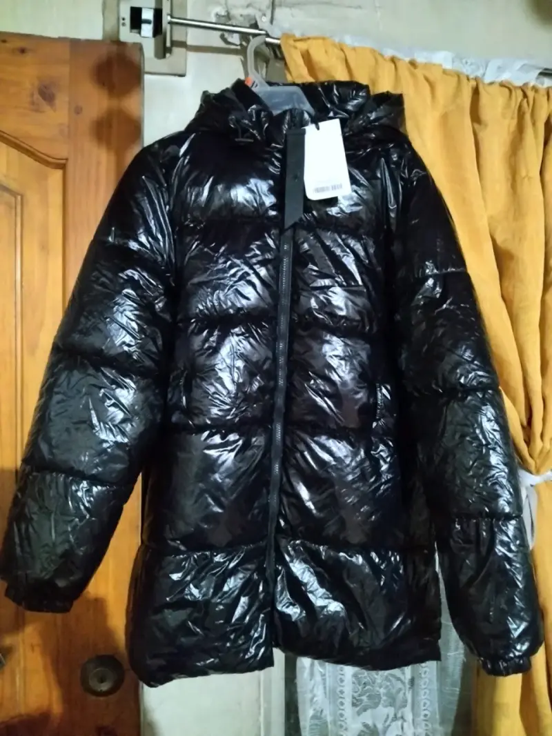 Chaqueta acolchada negra Soviet con capucha - 1