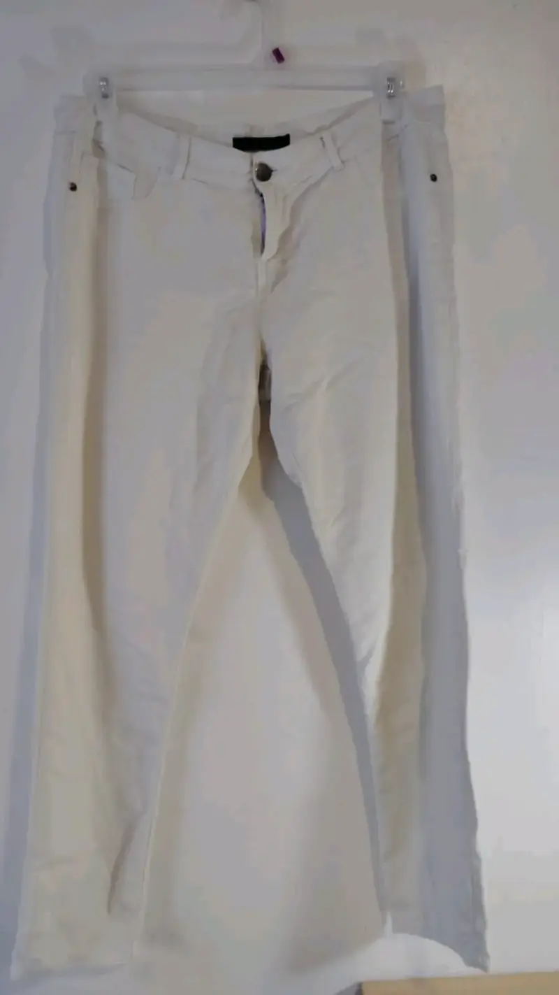 Pantalones blancos de mezclilla para mujer - 1