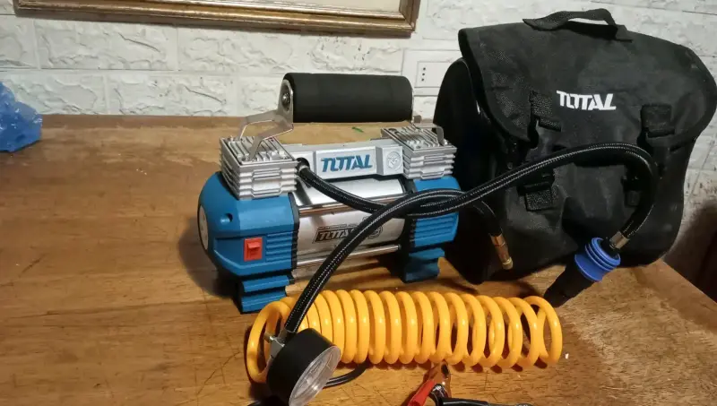 Compresor de Aire Portátil Total con Manómetro - 3