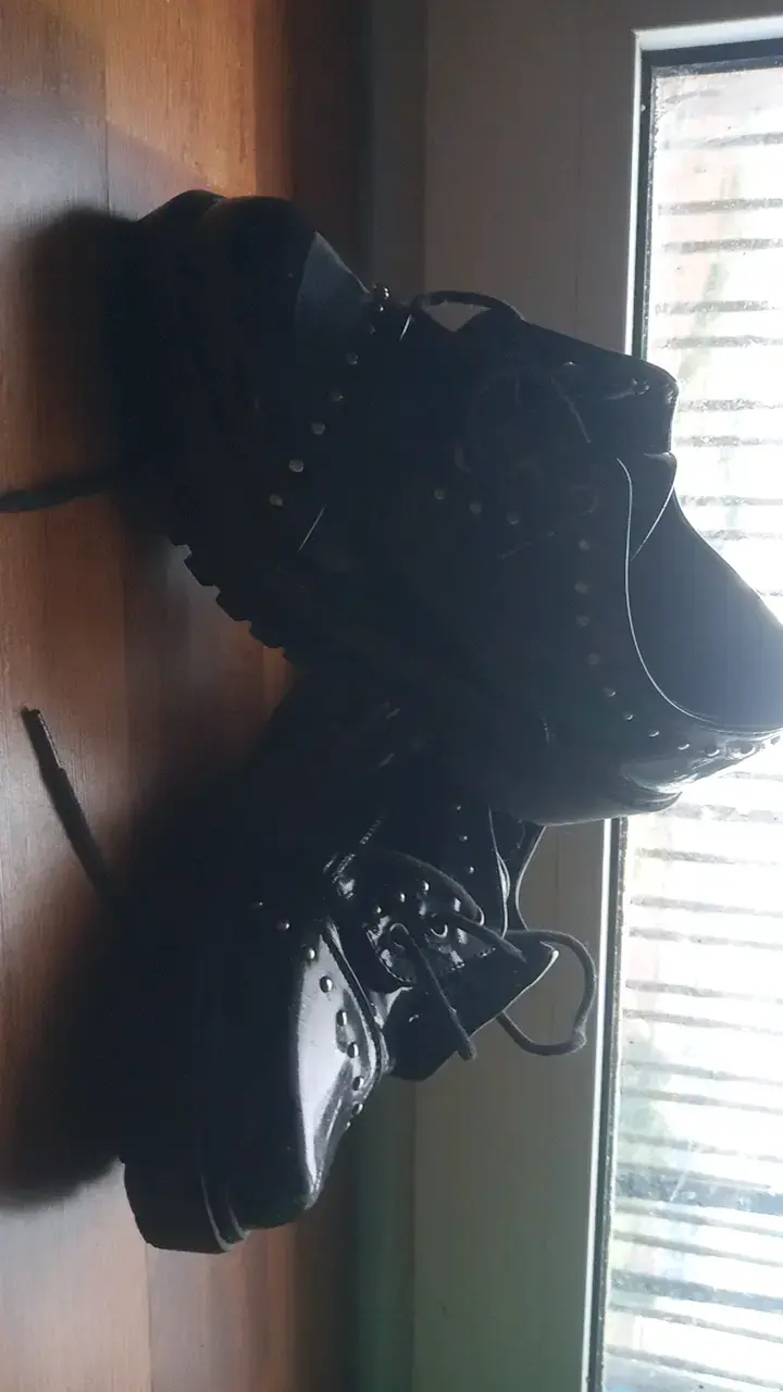 Botines negros con tachuelas para mujer - 1