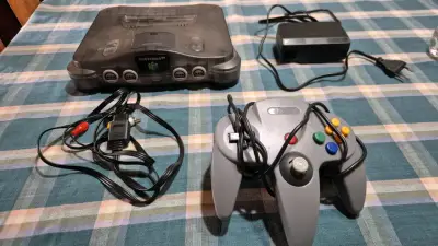 Consola Nintendo 64 con control y cables - miniatura 3