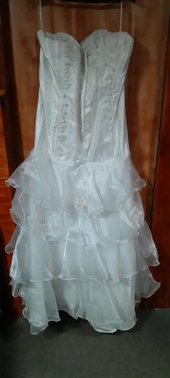 Vestido de Novia Blanco con Encaje y Volantes - 4