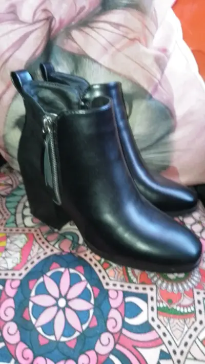 Botines negros  con cierre lateral talla 35 - miniatura 1