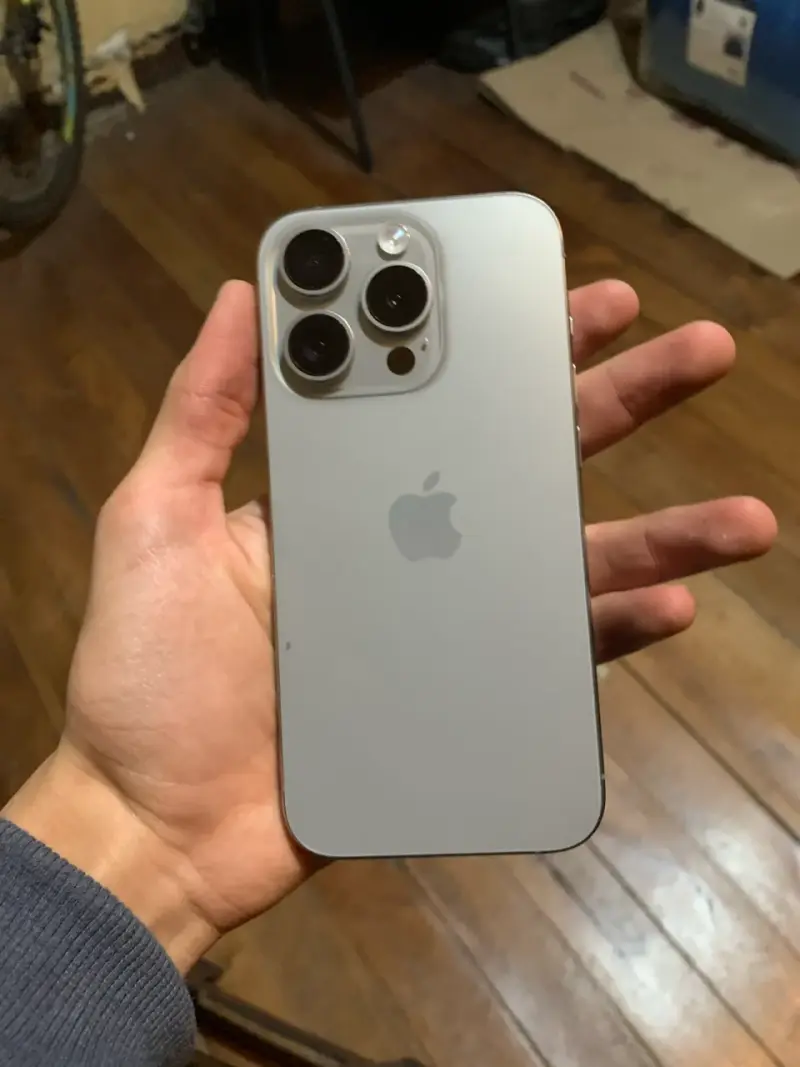 iPhone 15 Pro Max - 1