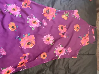 Vestido floral sin mangas para mujer - miniatura 1