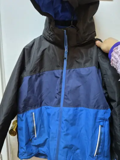 Chaqueta de invierno para niños con capucha - miniatura 4