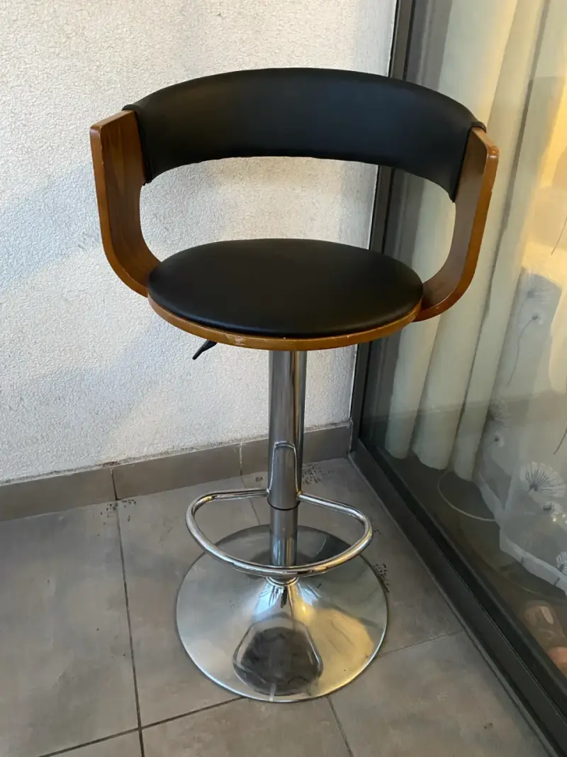 Silla de Bar Giratoria de Cuero y Madera - 3