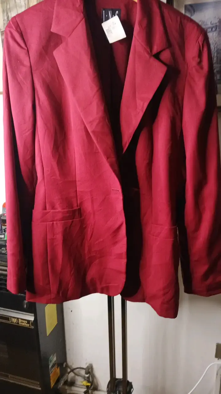 Blazer rojo elegante para mujer
