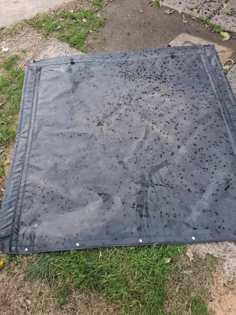 Lona impermeable negra para camionetas - 2