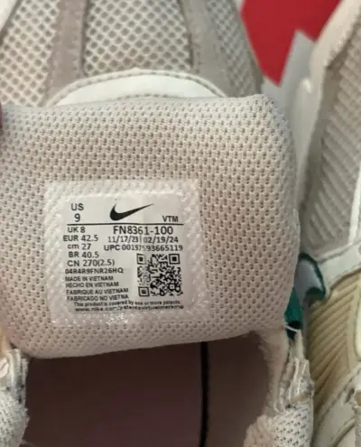 Zapatillas deportivas Nike beige y verde - miniatura 2