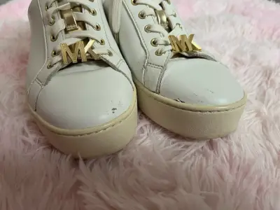 Zapatillas blancas Michael Kors con detalles dorados - miniatura 3
