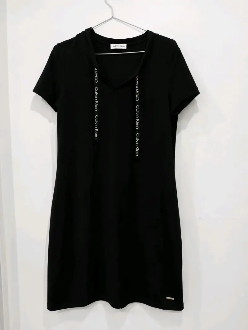 Vestido negro Calvin Klein - 1