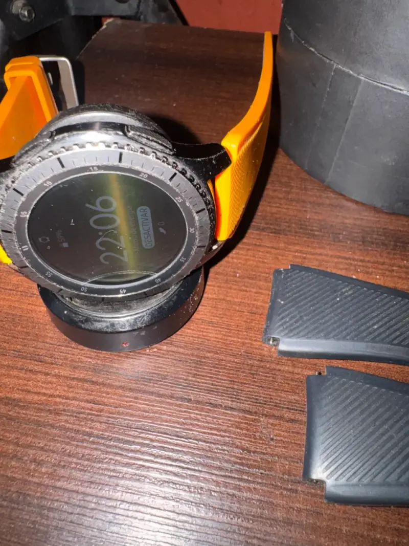 Smartwatch Samsung Gear S3 Frontier con correa adicional - 3