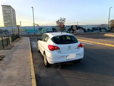 Auto Opel Astra 2015 Blanco en Buen Estado - miniatura 6