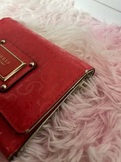 Billetera roja Guess con caja original - miniatura 3