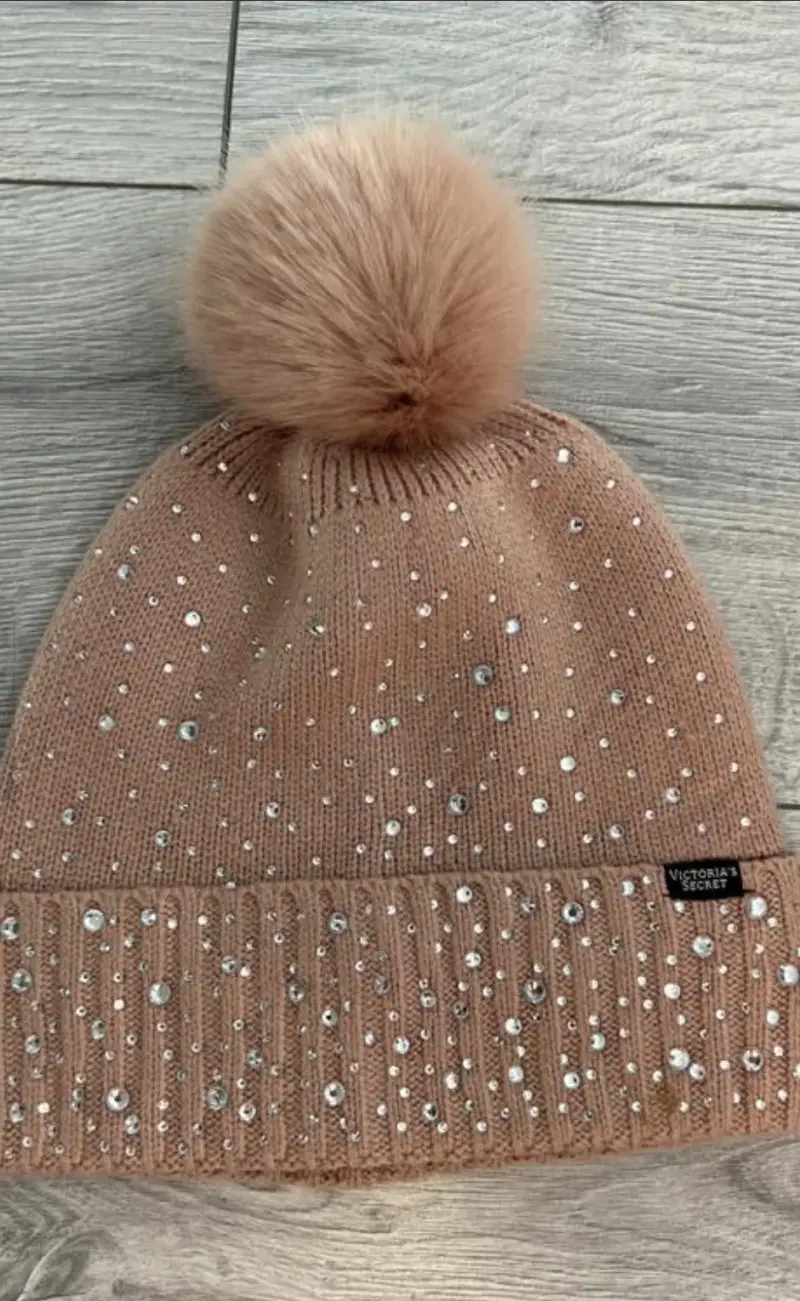 Gorro de lana con pompon y brillantes Victoria's Secret - 1