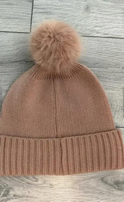 Gorro de lana con pompon y brillantes Victoria's Secret - miniatura 4