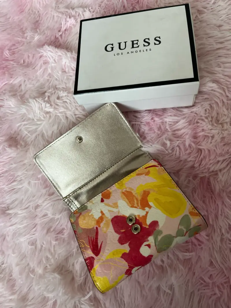 Billetera Guess floral multicolor con caja - 2