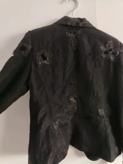 Blazer negro con detalles florales Celia - miniatura 4