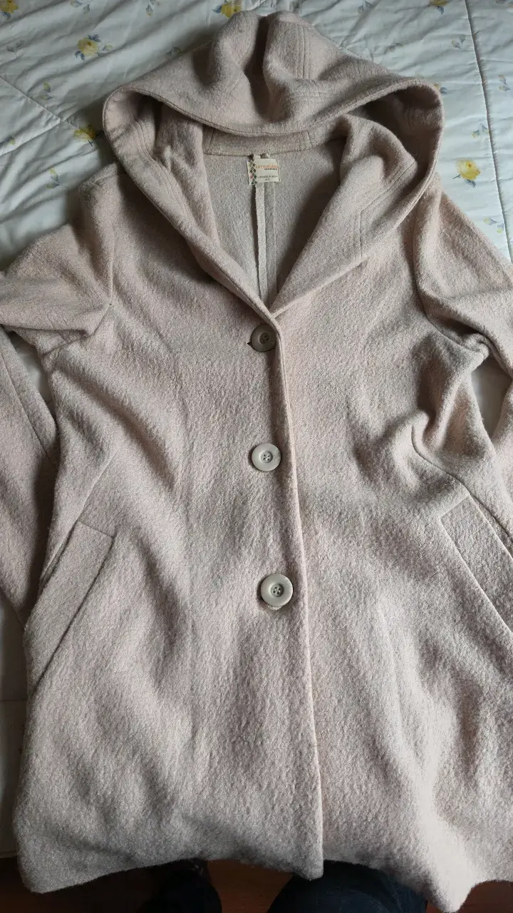 Abrigo de lana beige con capucha Umbrale