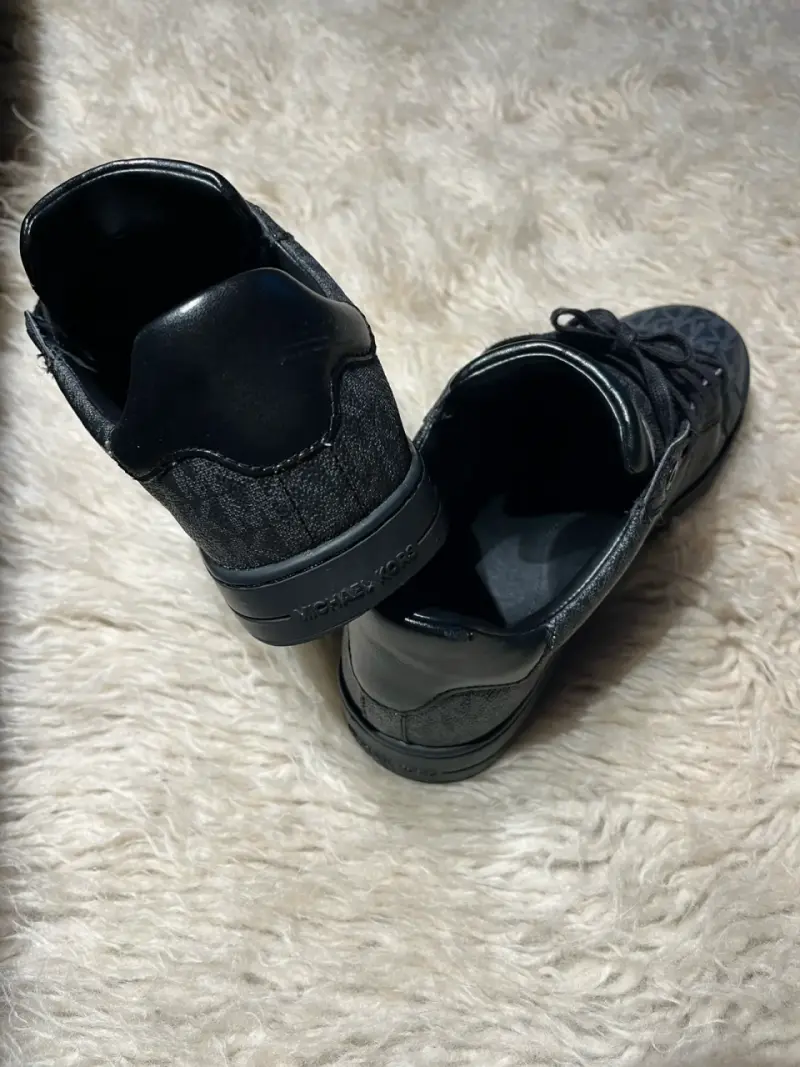 Zapatillas negras Michael Kors de cuero - 4