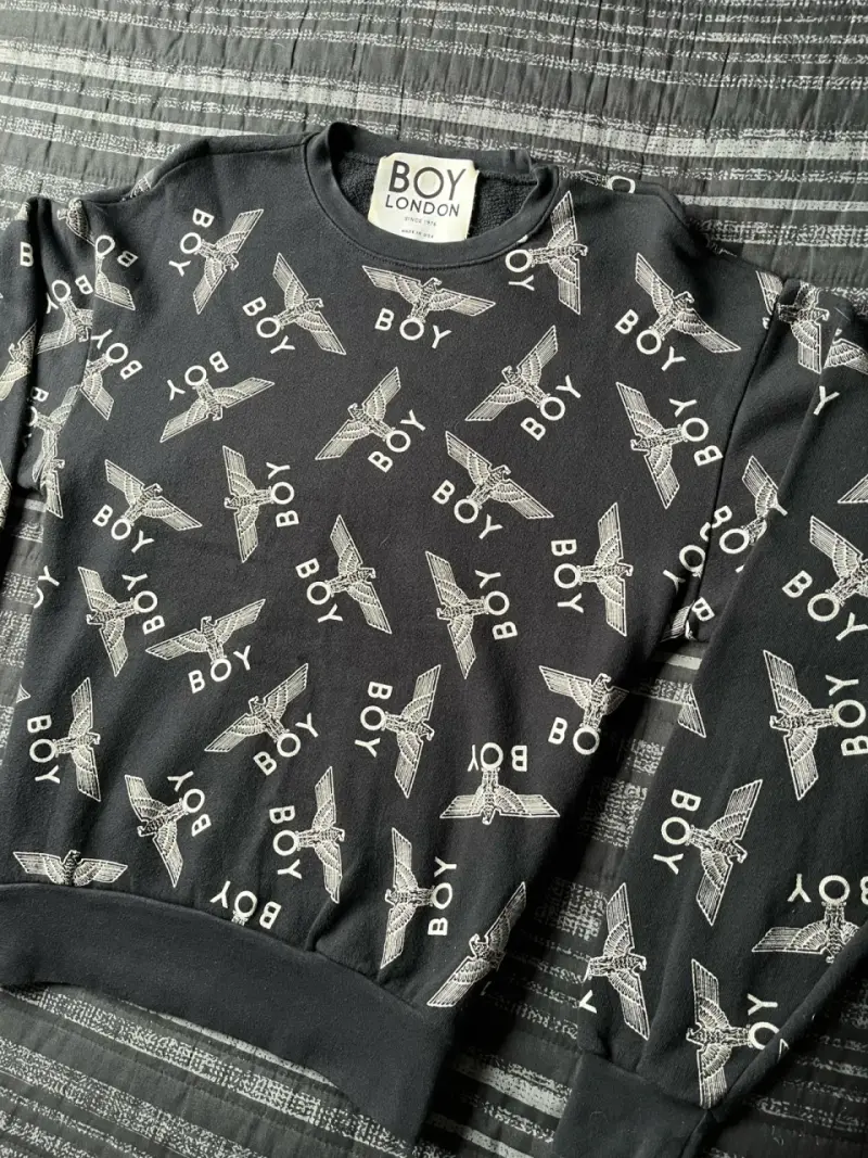 Polerón Negro Boy London con Diseño de Águilas - 2