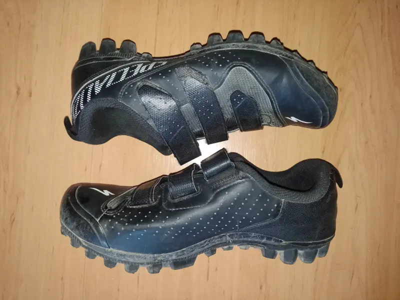 Zapatillas de ciclismo Specialized negras con velcro - 4