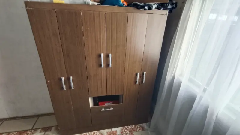 Escritorio de madera + ropero de madera - 6