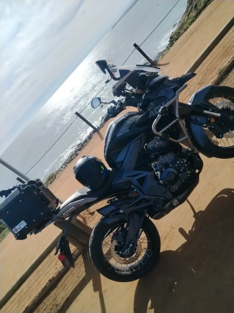Moto Zontes zt 350 Adventure Negra