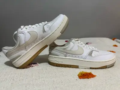 Zapatillas deportivas blancas Nike para hombre - miniatura 2