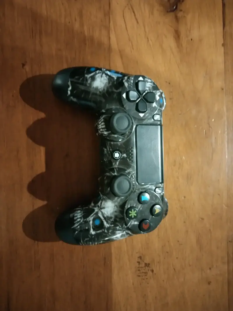 Consola PS4 Pro con juegos y control personalizado - 3