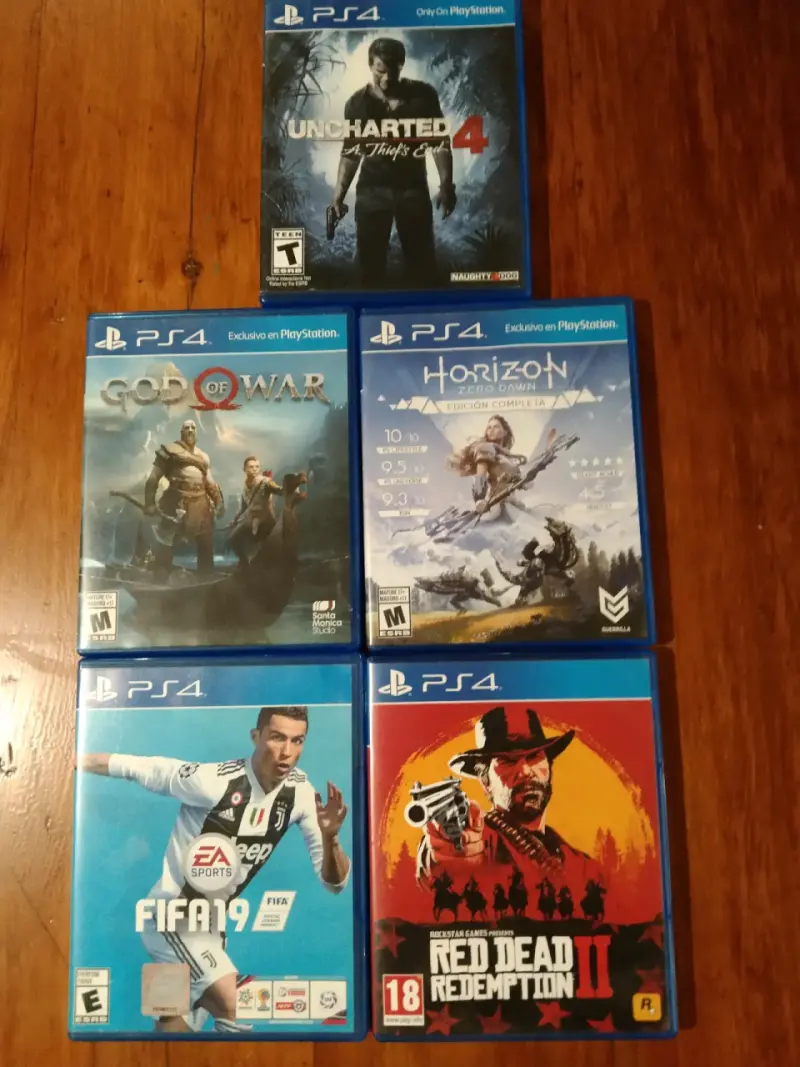 Consola PS4 Pro con juegos y control personalizado - 4