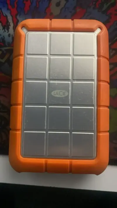 Disco Duro Externo LaCie Rugged (para reparar) 1TB - miniatura 1