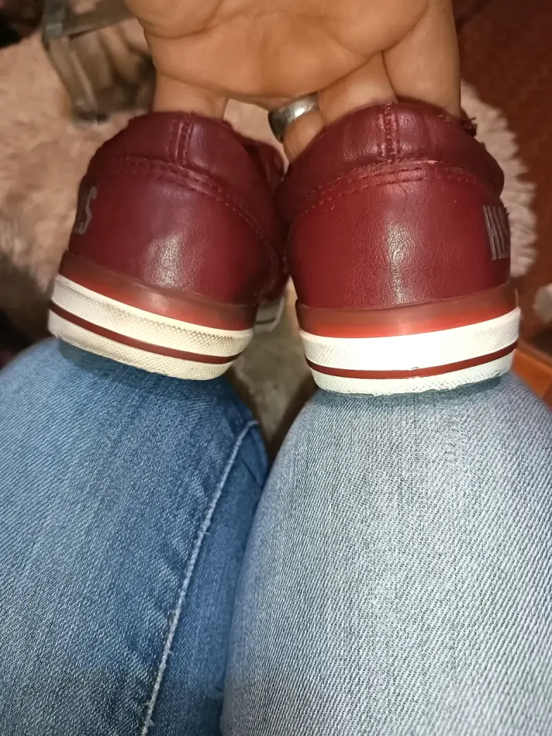 Zapatillas bordó con cierre lateral - 4