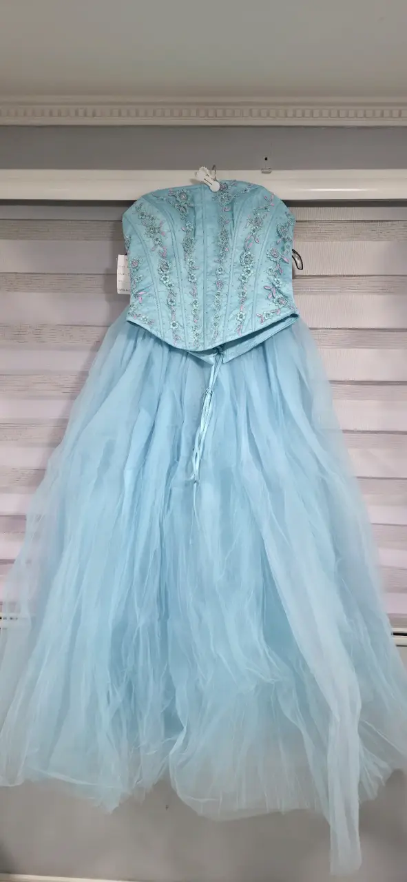 Vestido de fiesta largo azul con bordados - 1