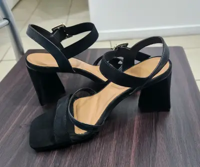 Sandalias de tacos bajo elegantes - miniatura 1