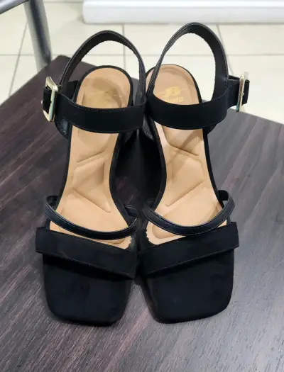Sandalias de tacos bajo elegantes - miniatura 3