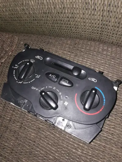 Control de climatización para automóvil - miniatura 1