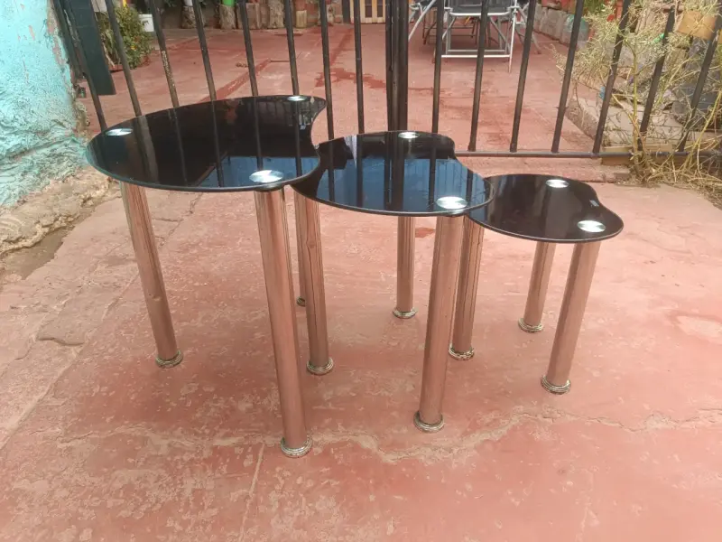 Juego de mesas de centro de vidrio negro - 1