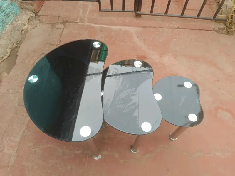 Juego de mesas de centro de vidrio negro - 2