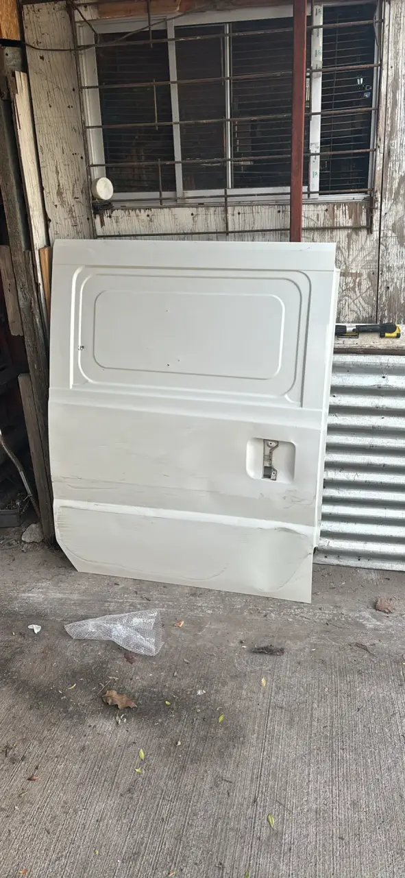 Puerta trasera de vehículo blanca Baic Plus 2018 - 5