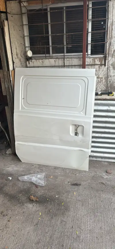 Puerta trasera de vehículo blanca Baic Plus 2018 - miniatura 5