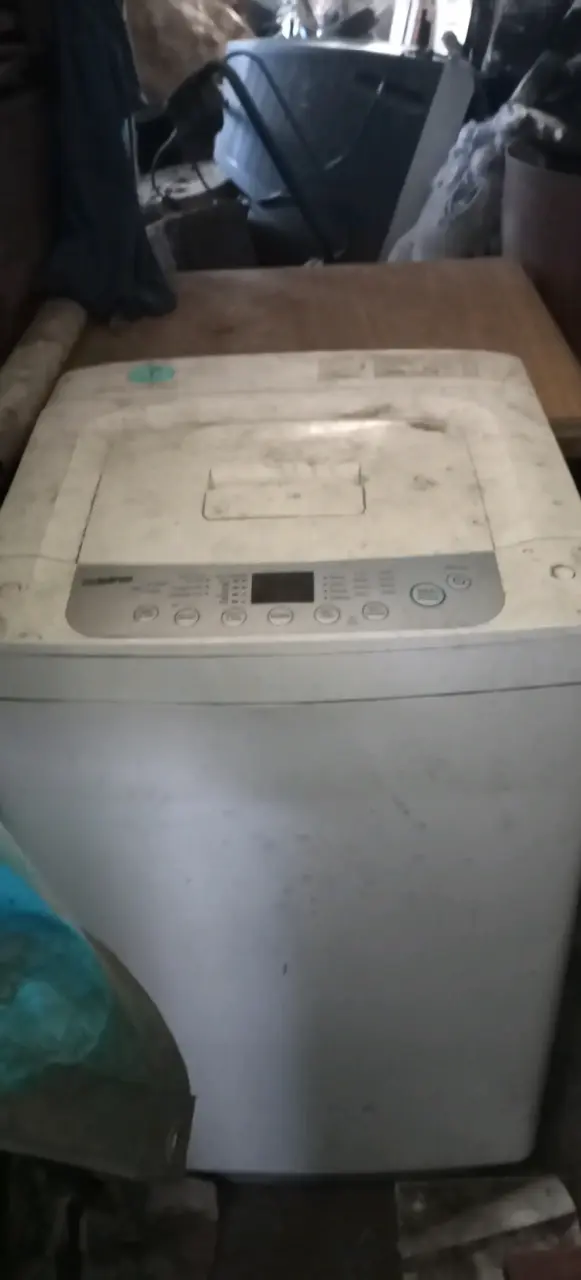 Lavadora automática con panel digital